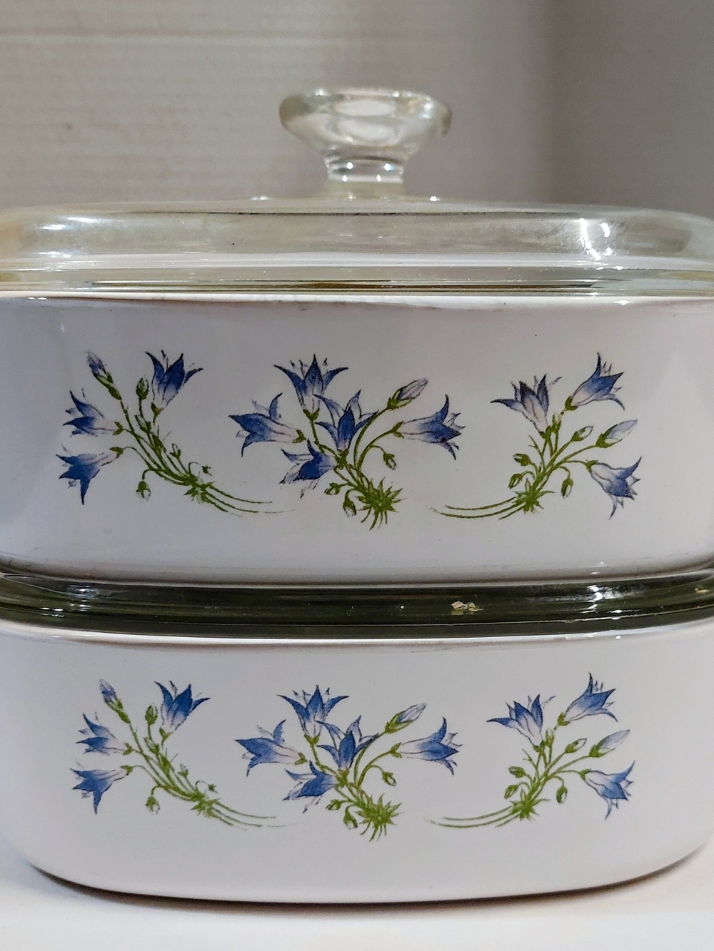 Vintage Set Of CorningWare Blue Floral Covered Casserole Dishes With Lids.